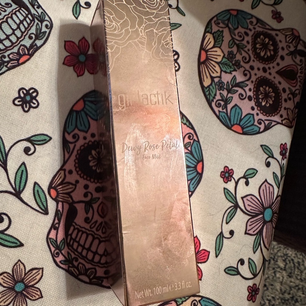 Girlactik Rose Petal Dewy Face Mist